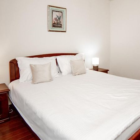 Hotel Corina เวนุส ภายนอก รูปภาพ