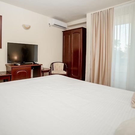 Hotel Corina เวนุส ภายนอก รูปภาพ