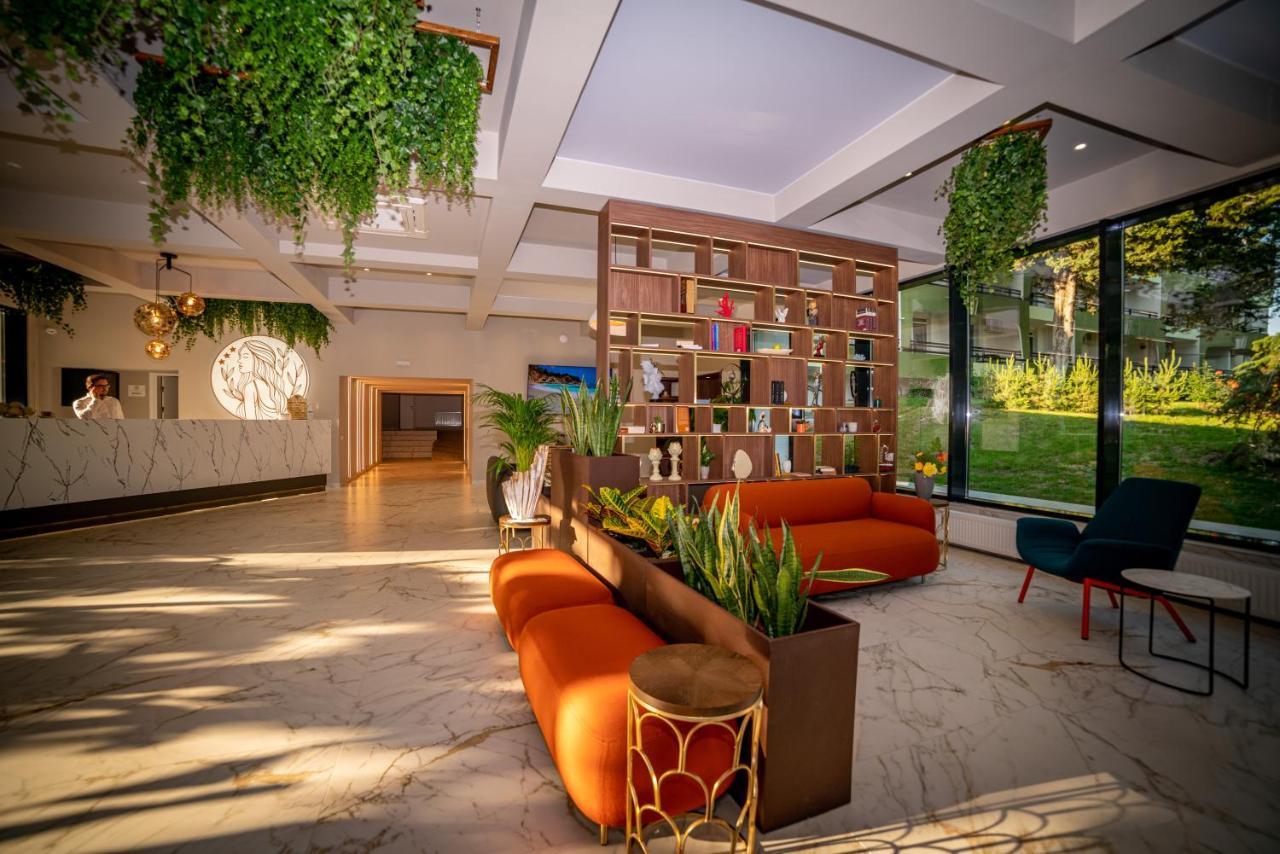 Hotel Corina เวนุส ภายนอก รูปภาพ