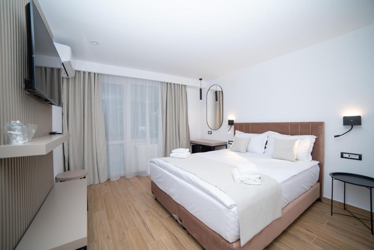 Hotel Corina เวนุส ภายนอก รูปภาพ
