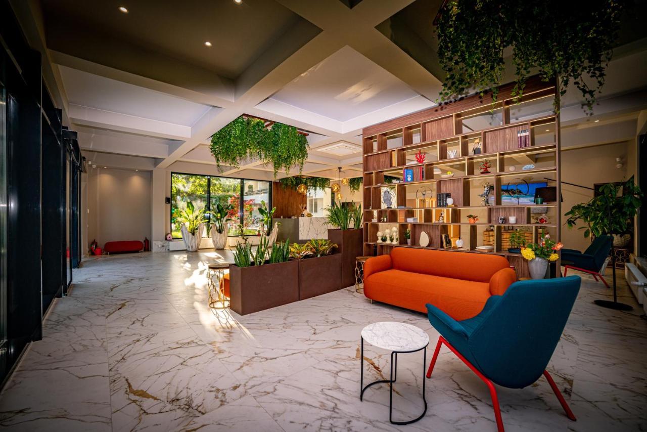 Hotel Corina เวนุส ภายนอก รูปภาพ