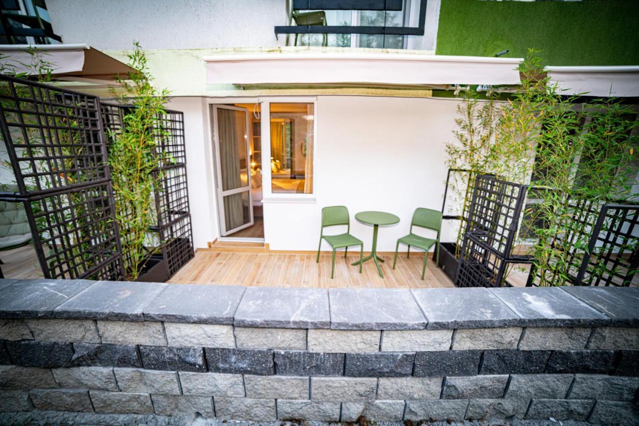 Hotel Corina เวนุส ภายนอก รูปภาพ