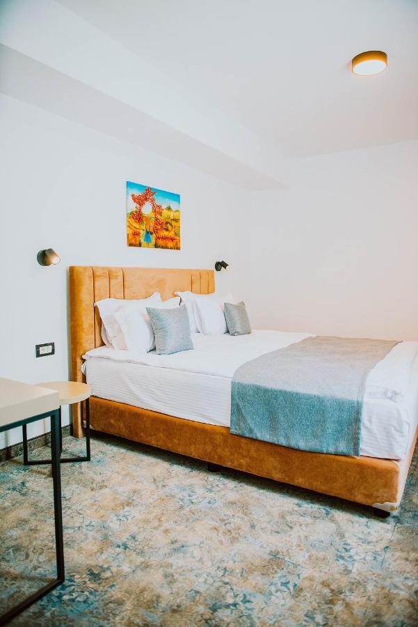 Hotel Corina เวนุส ภายนอก รูปภาพ