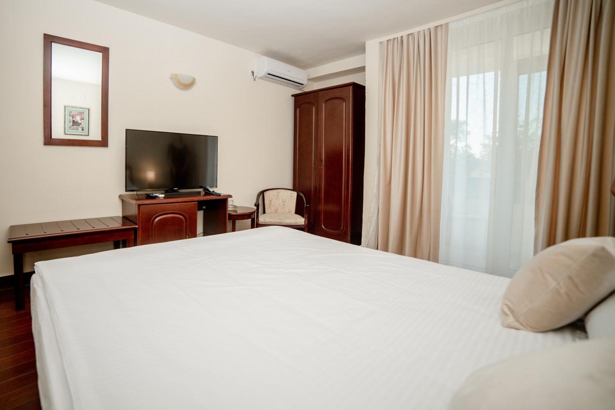 Hotel Corina เวนุส ภายนอก รูปภาพ